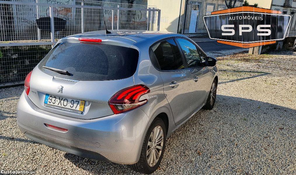 Peugeot 208 1.5 HDI 100cv Signature — fotografia 8