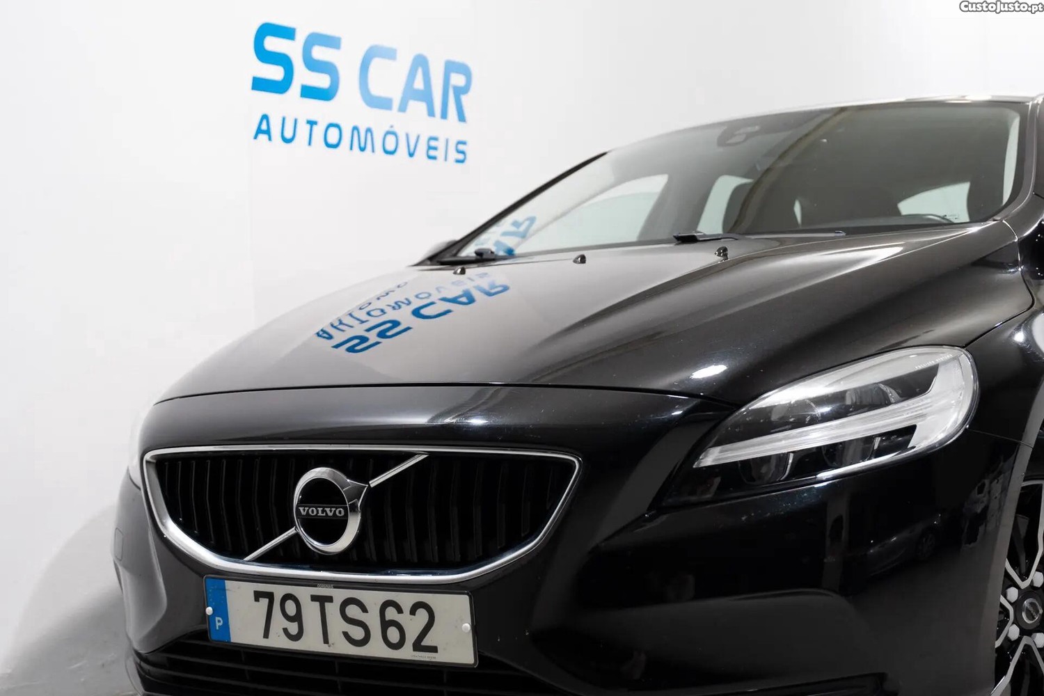 Volvo V40 2.0 D2 Momentum Geartronic — photo 3