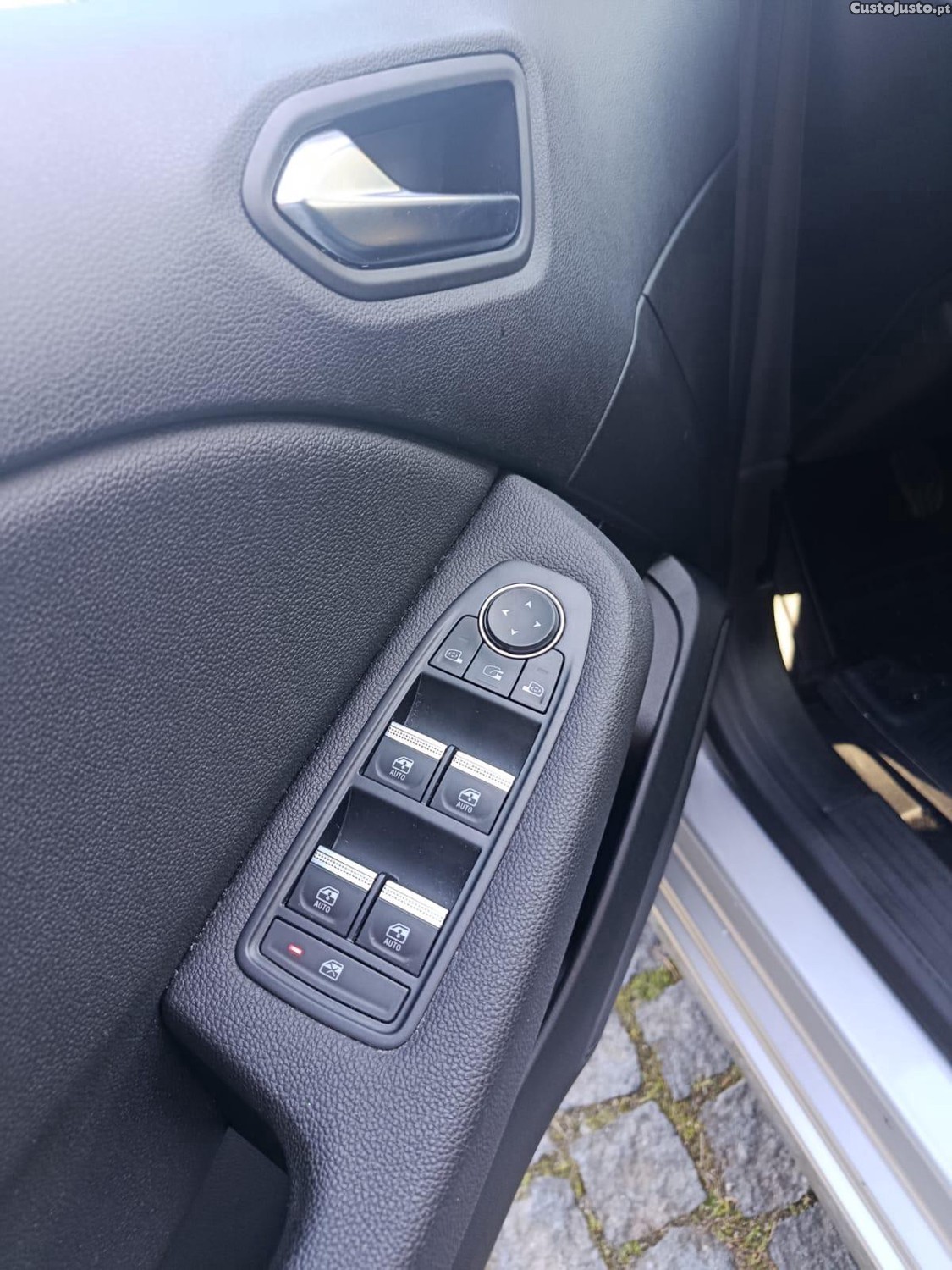 Renault Clio 1.0 TCE Intens DELUX — fotografia 7