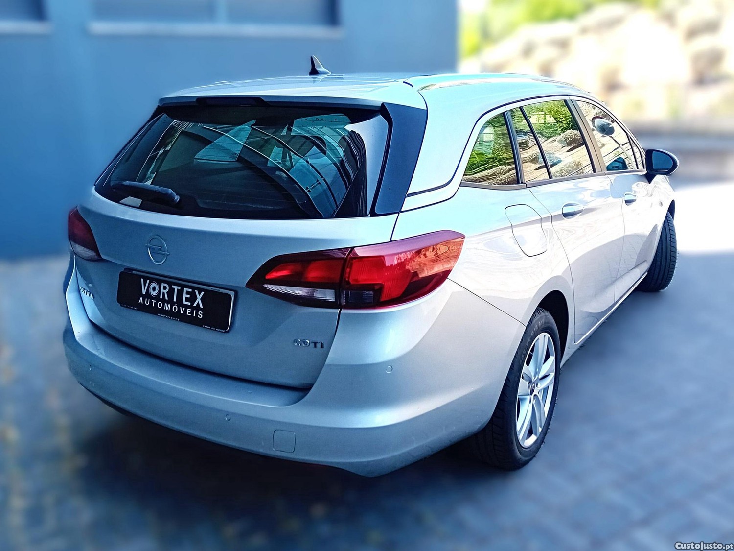 Opel Astra Sports Tourer 1.6 CDTI Business Edition S/S — fotografia 13