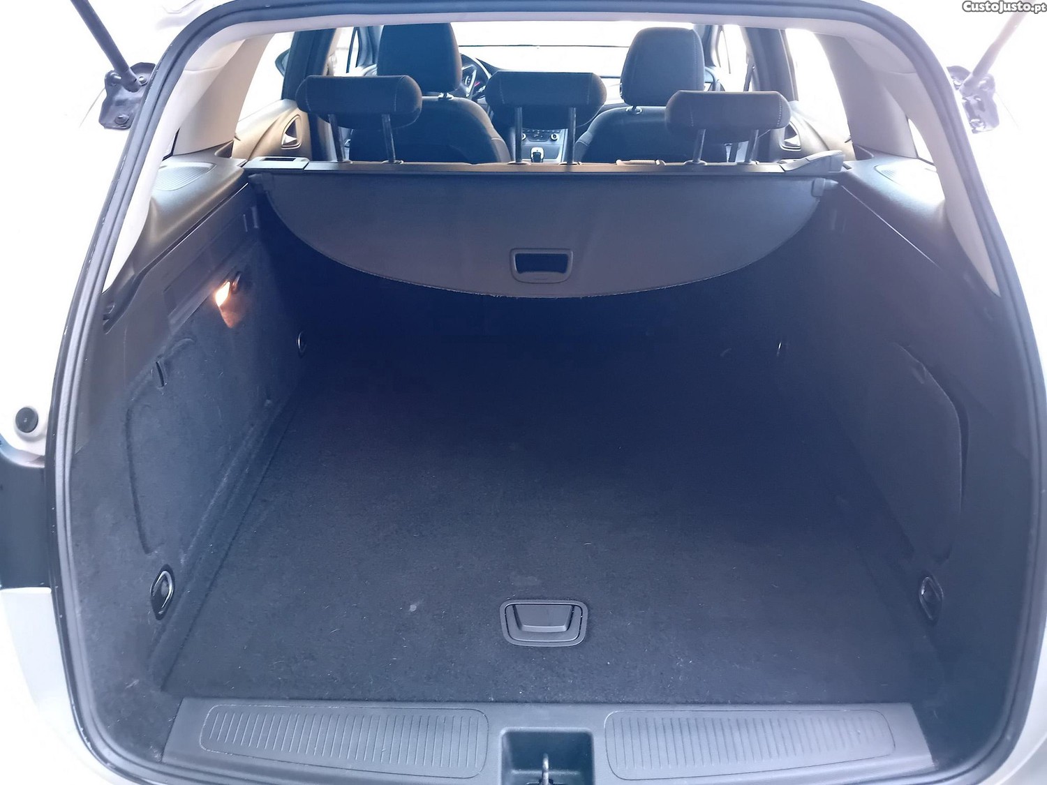 Opel Astra Sports Tourer 1.6 CDTI Business Edition S/S — fotografia 9