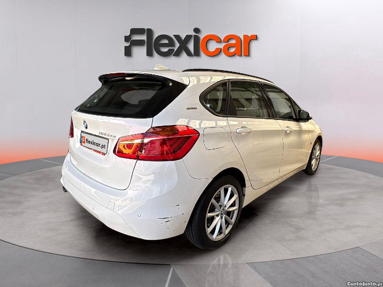 BMW 225 Active Tourer XE Advantage — fotografia 10