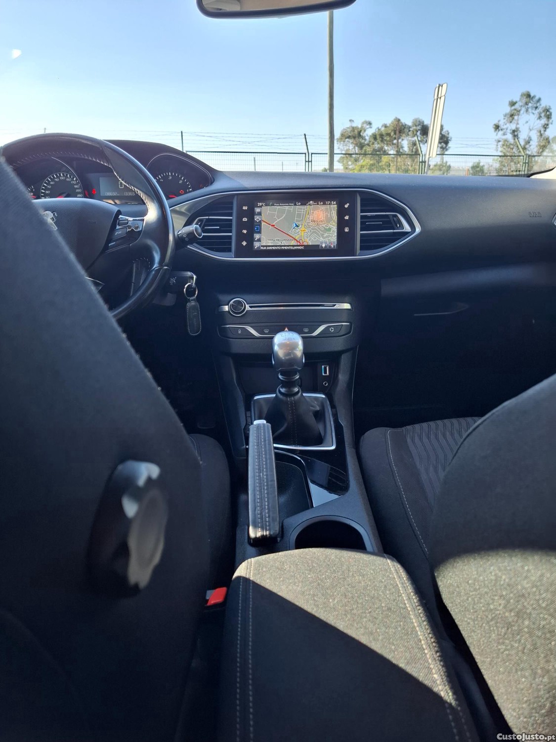 Peugeot e-308 SW 1.6 BlueHDi — fotografia 5
