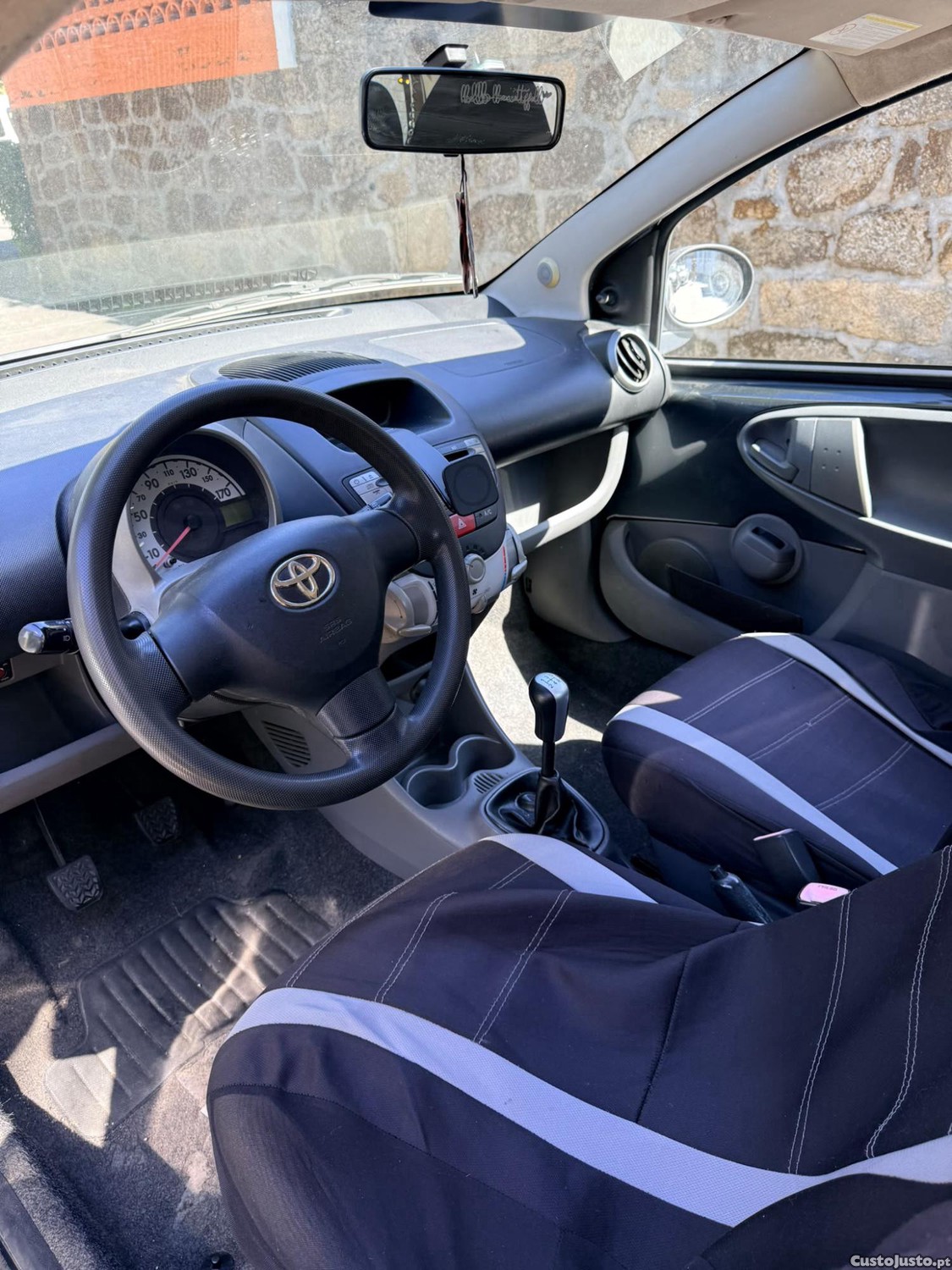 Toyota Aygo 1.0 — photo 4