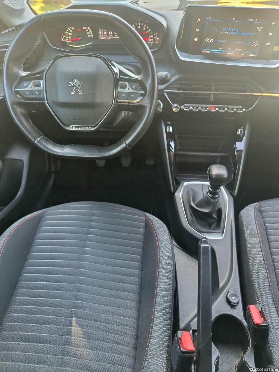 Peugeot 208 1.2 Pure Tech Active — fotografia 8