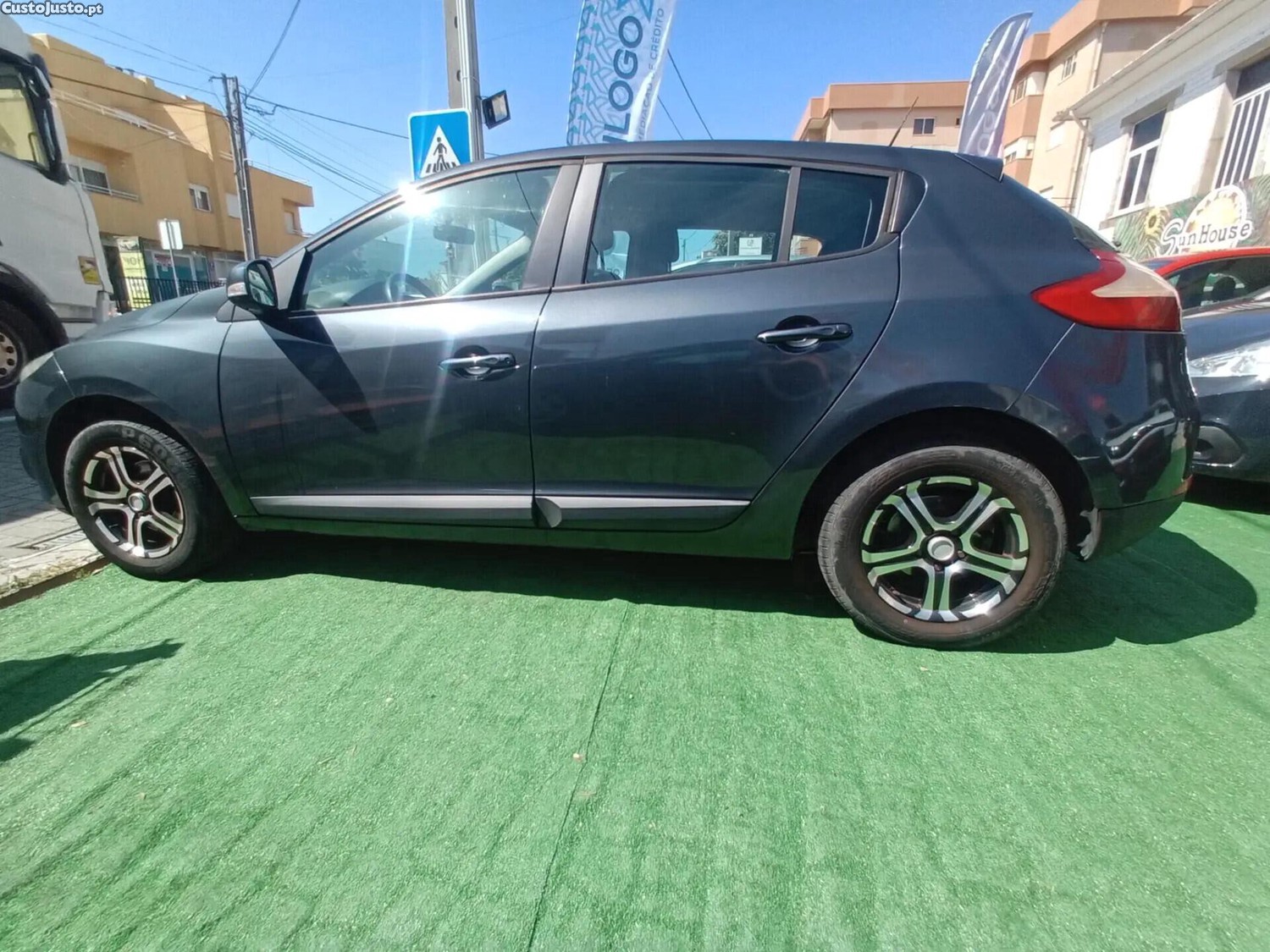 Renault Mégane 1.5 dCi Dynamique - 10 — photo 4