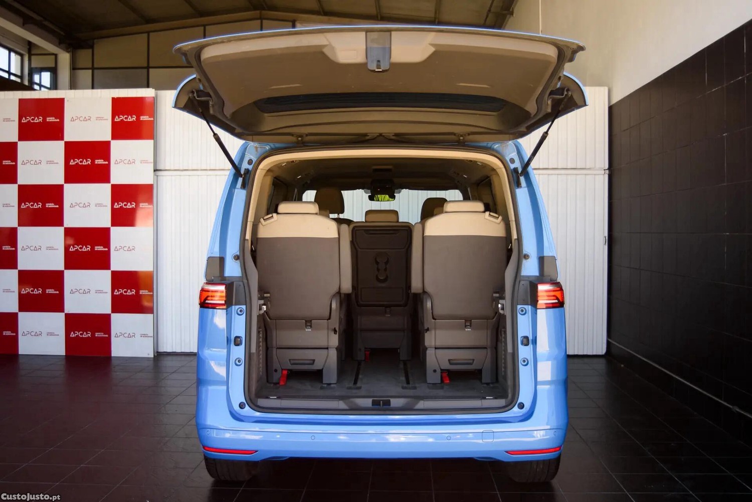 VW Multivan 1.4 TSI e-Hybrid Life DSG - 23 — photo 5