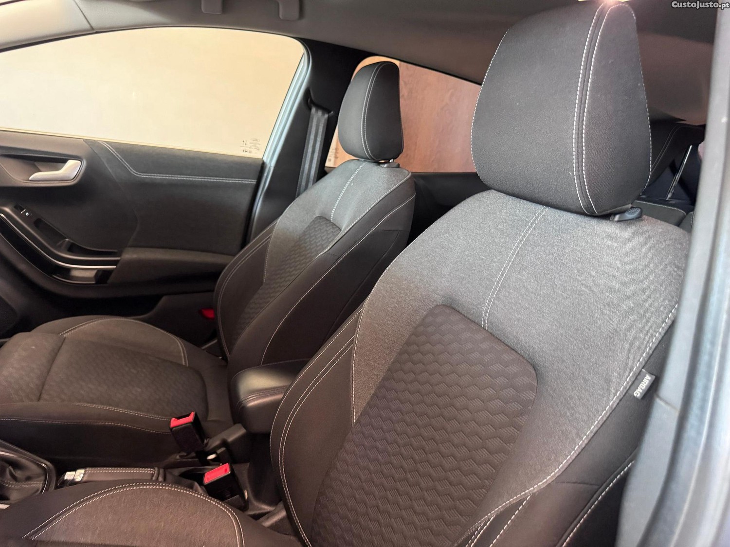 Ford Puma 1.0 EcoBoost MHEV Titanium — fotografia 12