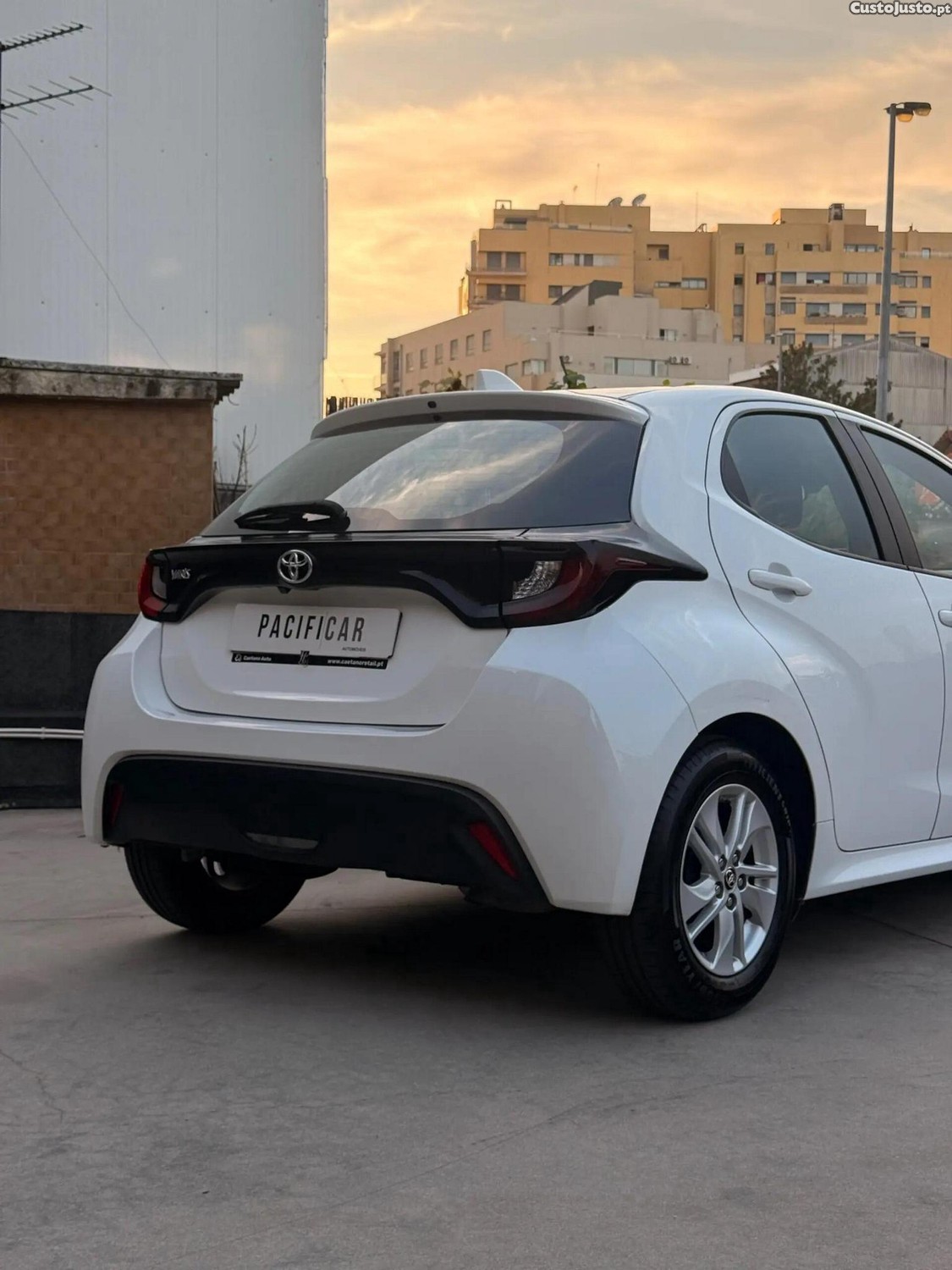 Toyota Yaris 1.0 VVT-i Comfort Plus — photo 4