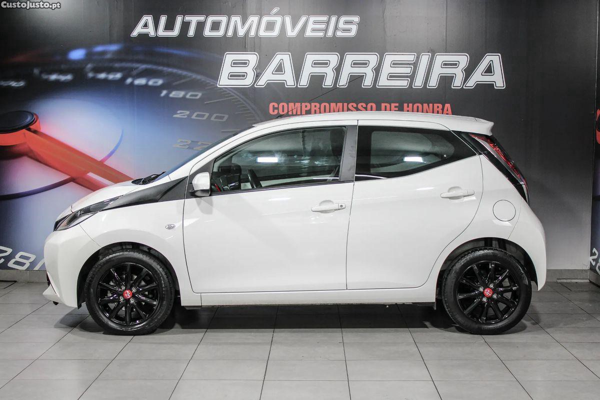 Toyota Aygo 1.0 X-Play+AC+X-Touch — fotografia 16