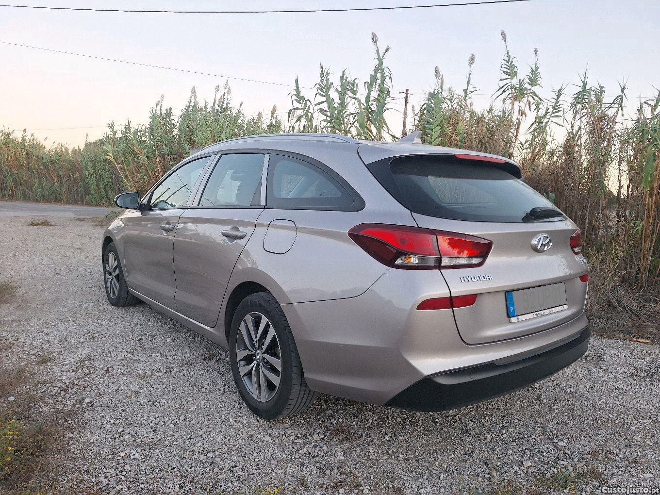 Hyundai i30 SW 1.6 CRDi - 18 — photo 2