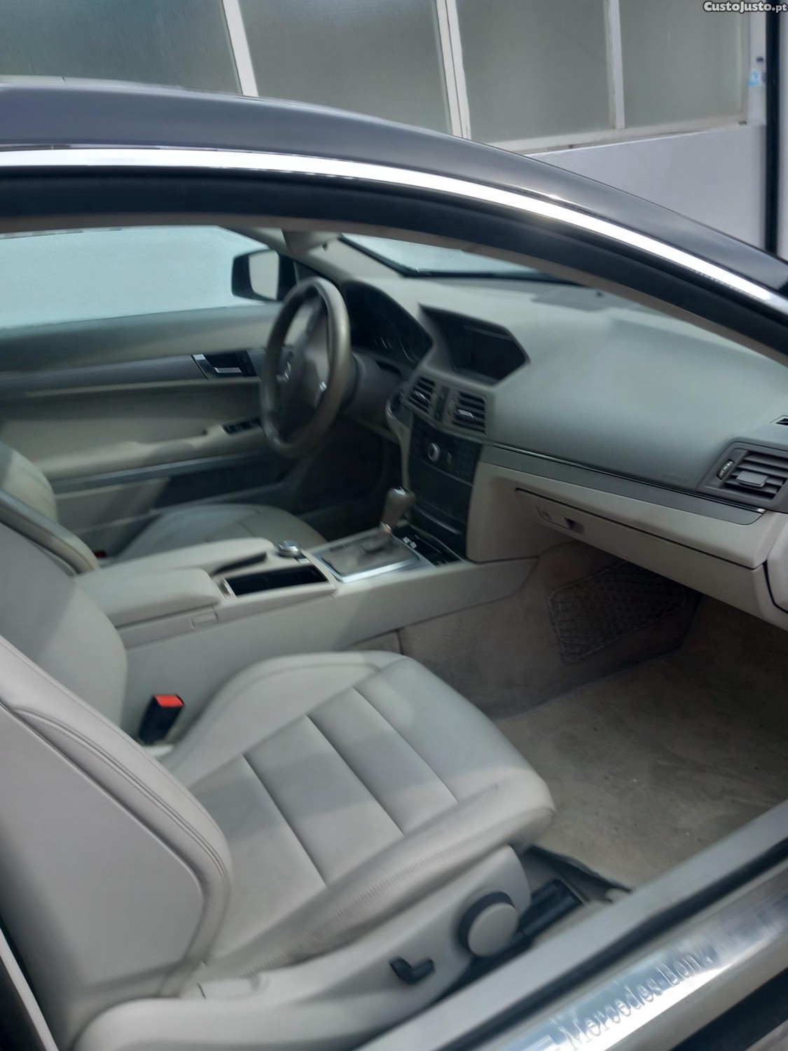Mercedes-Benz E 250 CGI COUPÉ 86000 km — fotografia 4