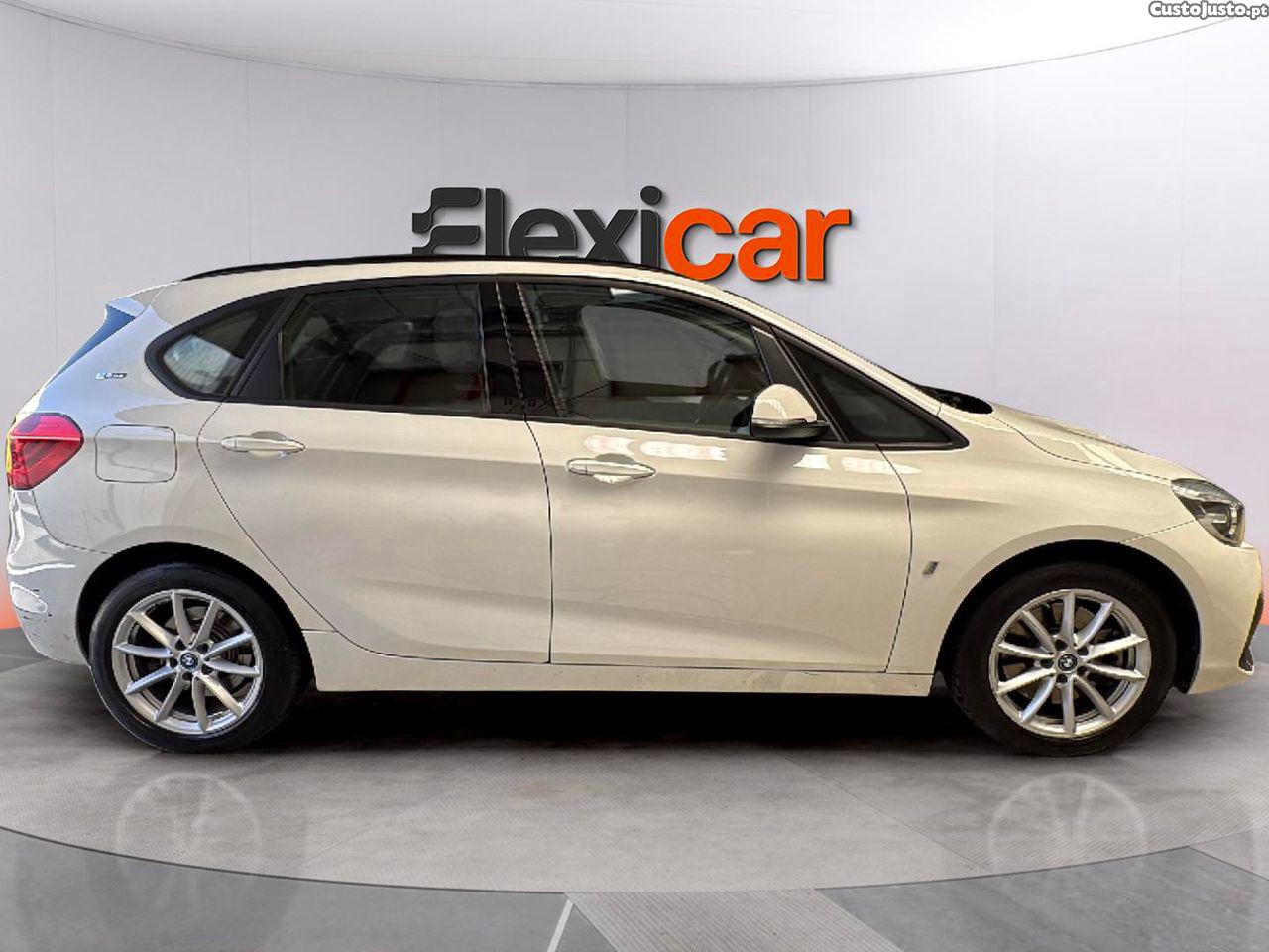 BMW 225 Active Tourer XE Advantage — fotografia 9