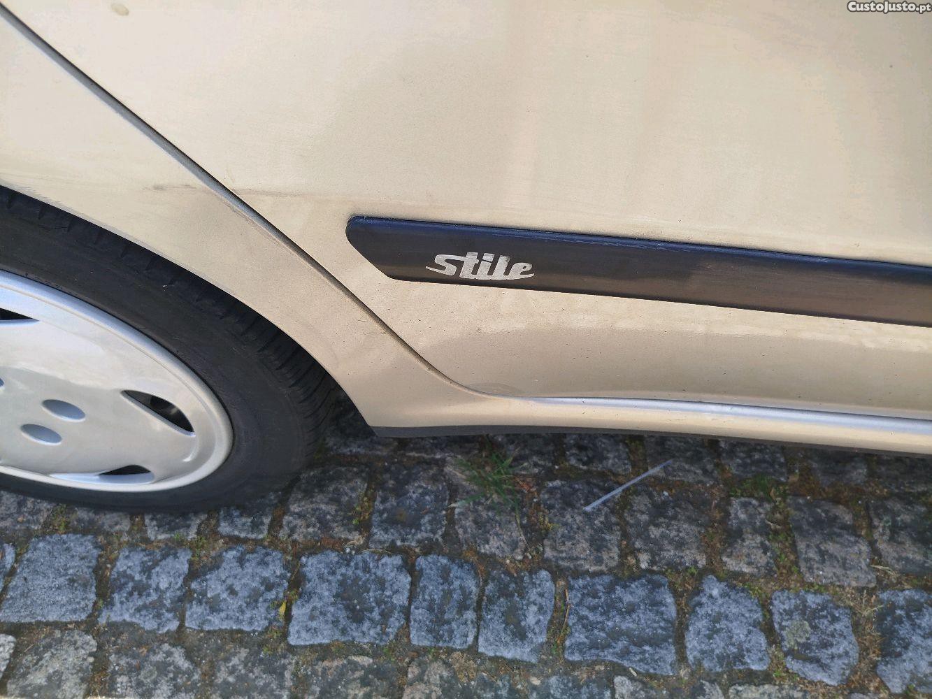 Fiat Punto 16 V stile — fotografia 9