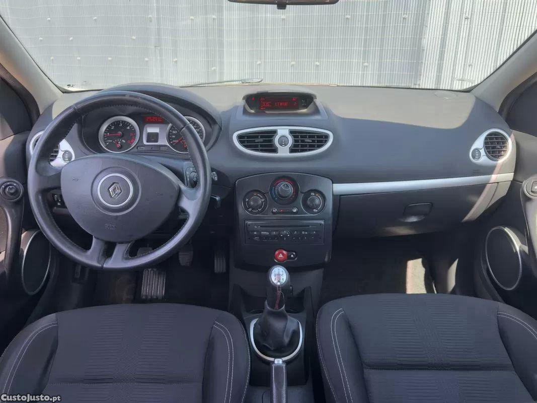 Renault Clio 1.5 dci dynamique s — fotografia 9