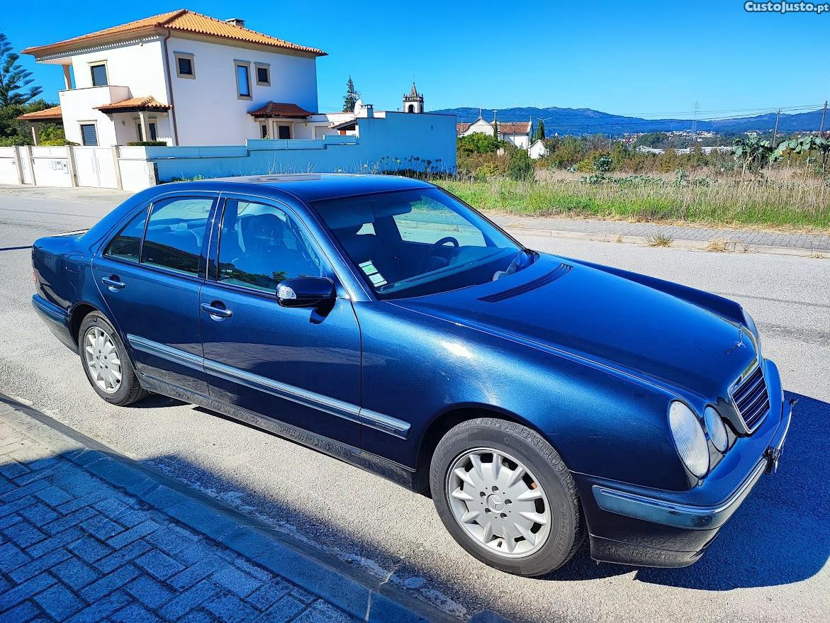 Mercedes-Benz E 200 Elegance - 01 — photo 2