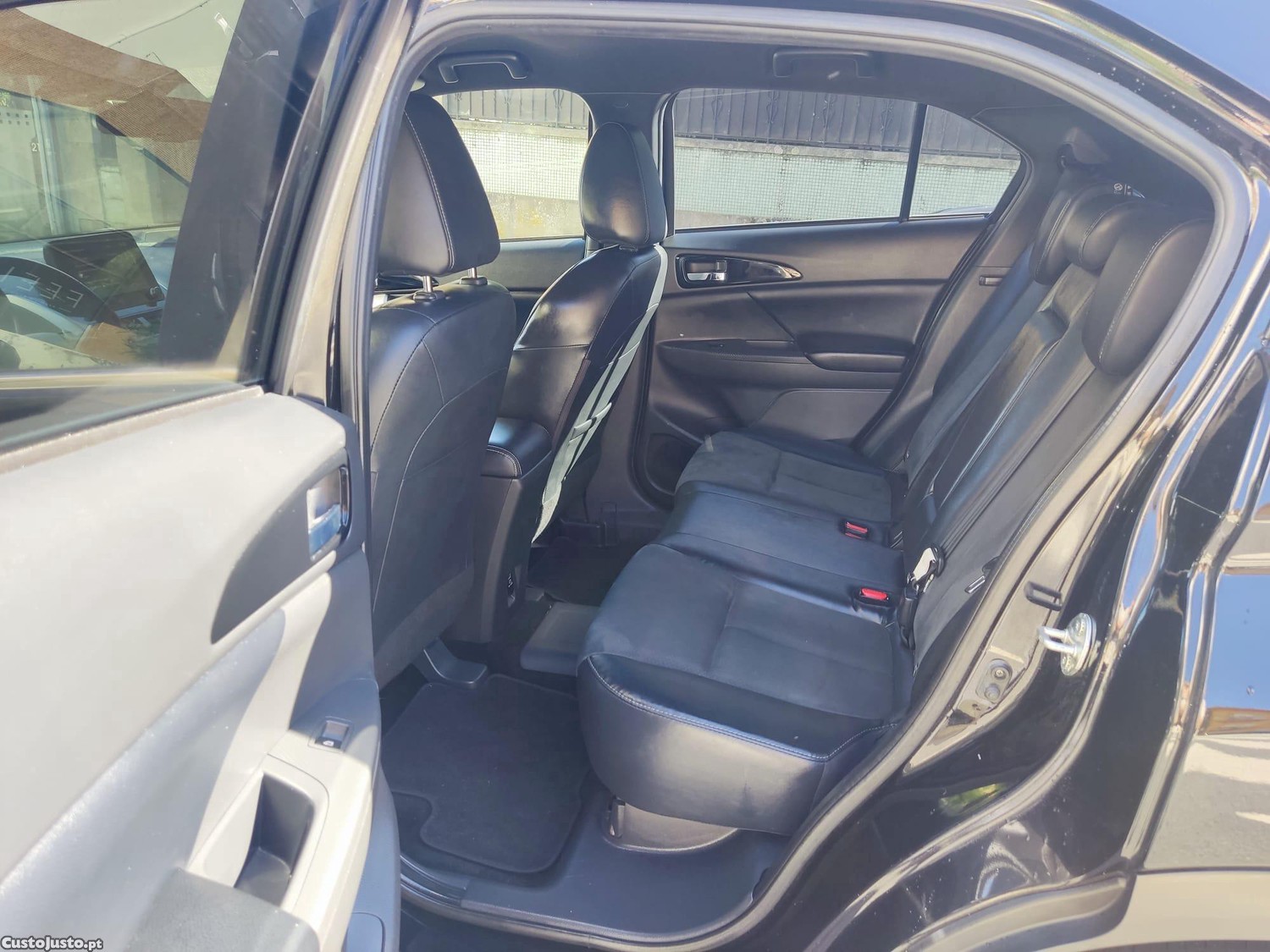 Mitsubishi Eclipse Cross PHEV eMotion Plug-In - 23 — photo 4