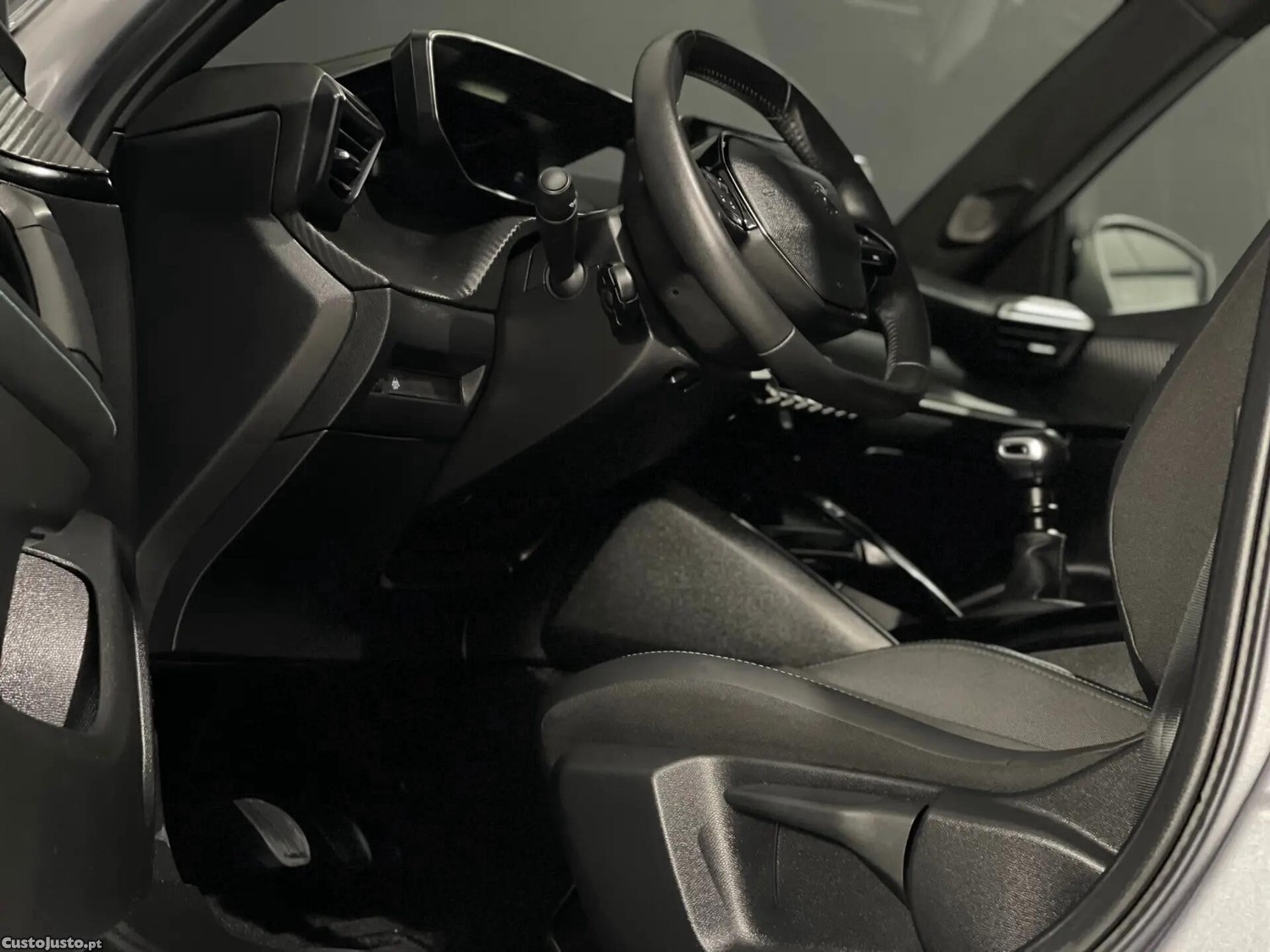 Peugeot 2008 1.2 PureTech Allure — photo 2