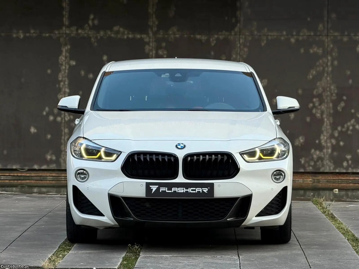 BMW X2 18 d sDrive Auto X Pack M - 18 — photo 2