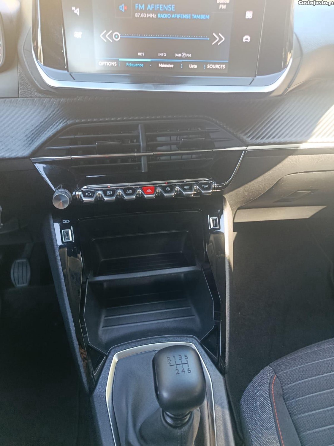 Peugeot 208 1.2 Pure Tech Active — fotografia 6