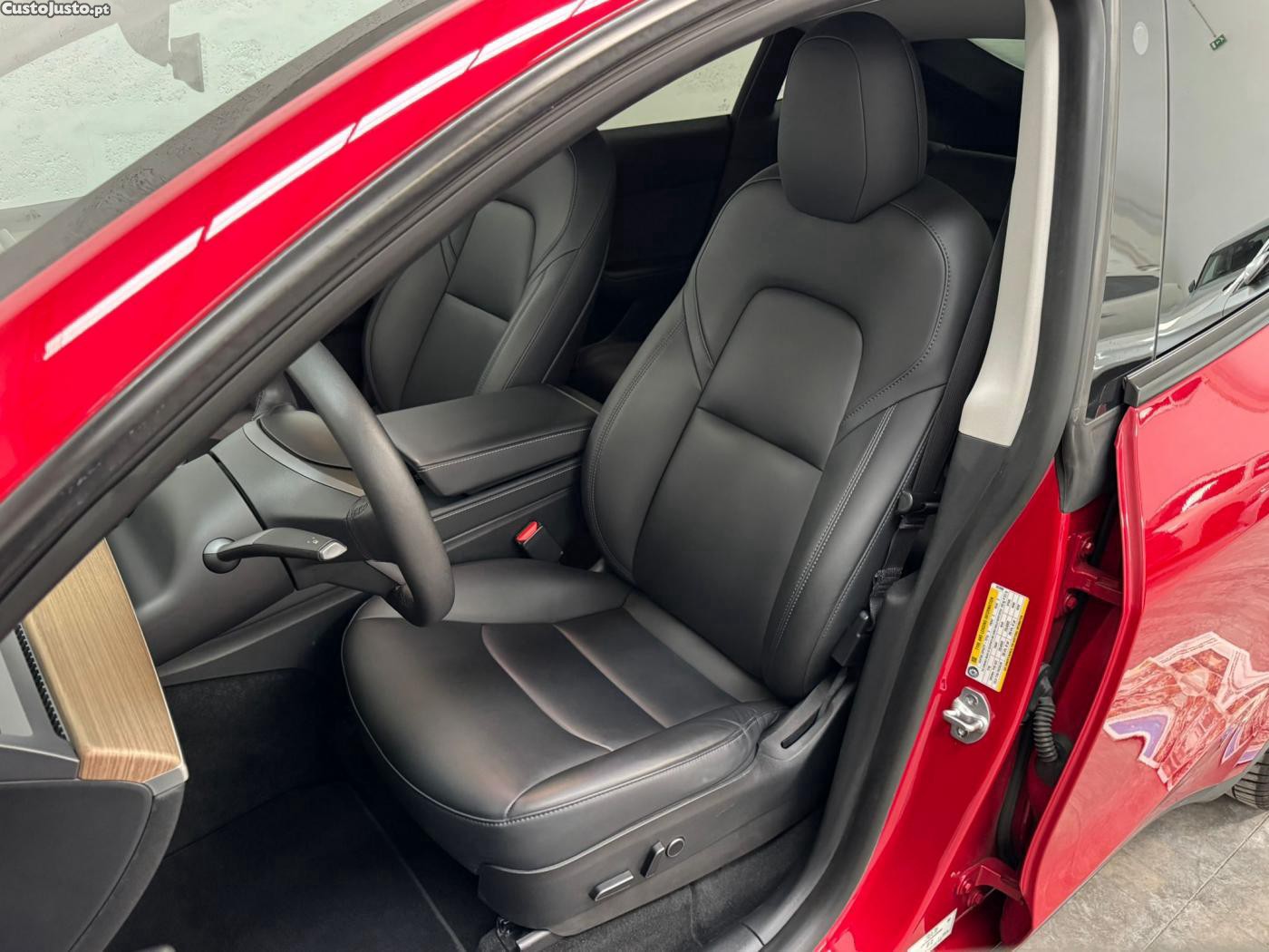 Tesla Model Y Long Range Tração — fotografia 10