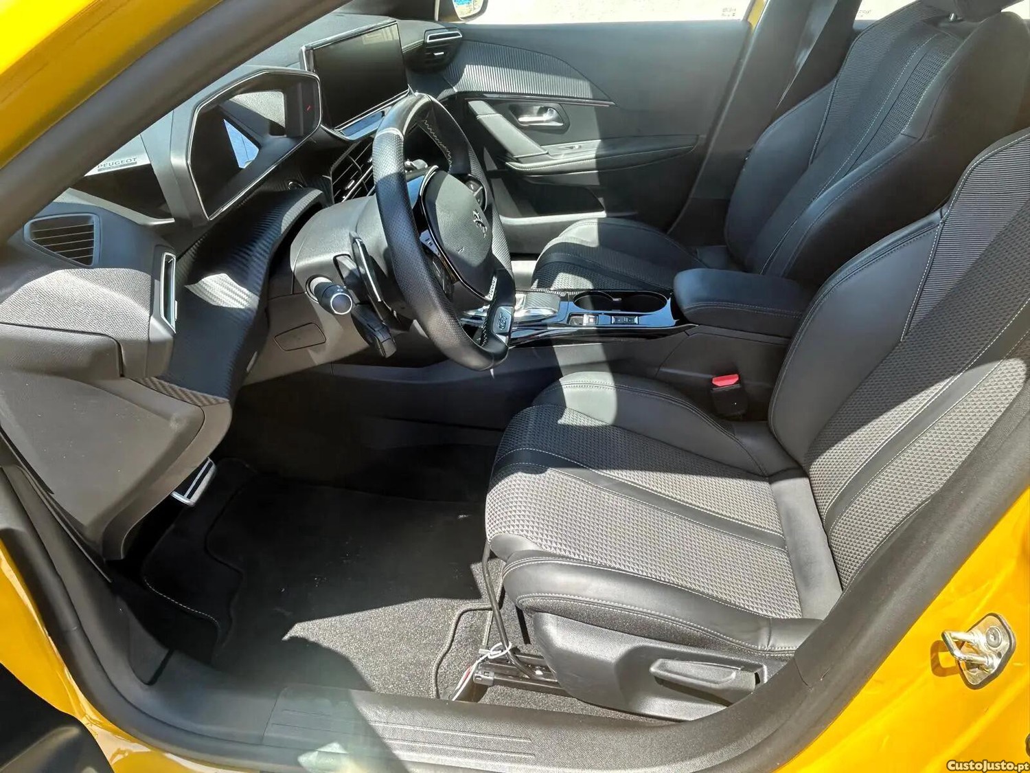 Peugeot 208 1.2 PureTech GT EAT8 — fotografia 16