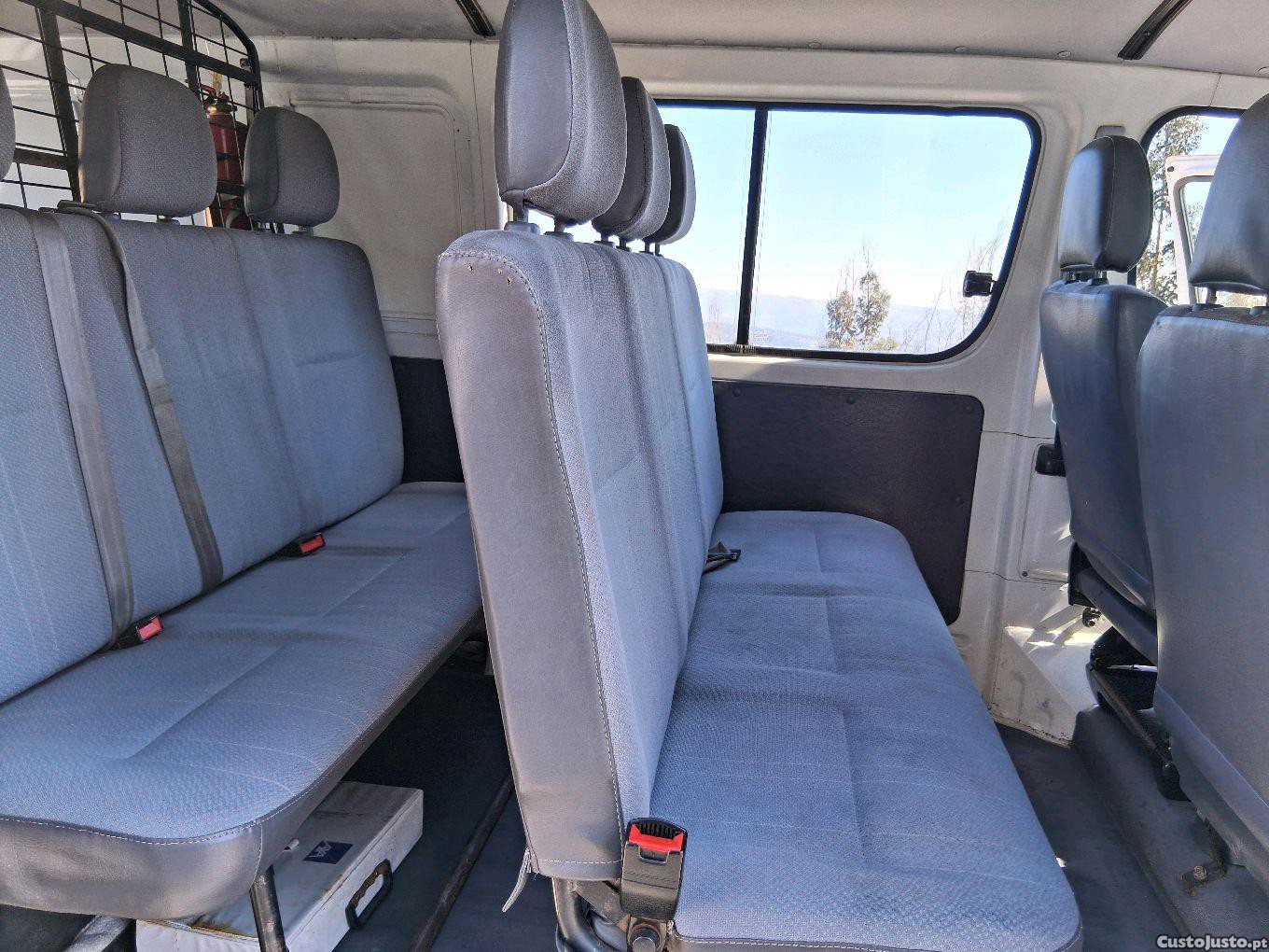 Toyota Hiace 9 lugares longa — fotografia 5