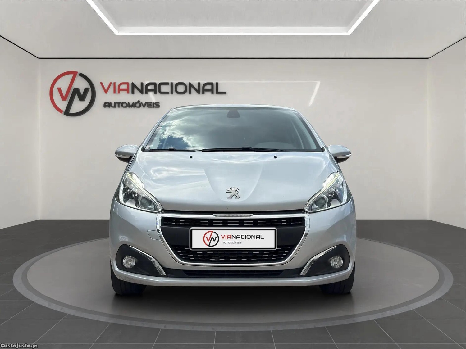 Peugeot 208 1.2 PureTech Signature — photo 2