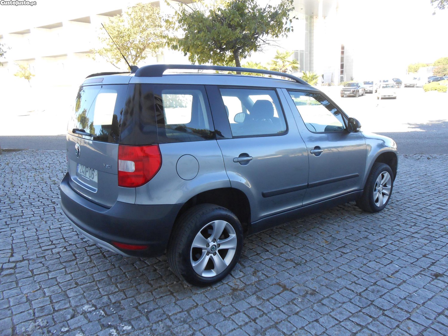 Skoda Yeti 1.2 TSI ACTIVE — photo 3