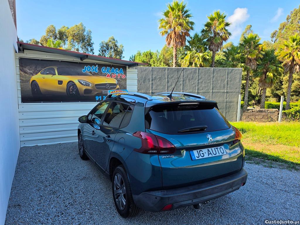 Peugeot 2008 1.2Vti 82cv Style 90.000km 12/2017 — photo 3