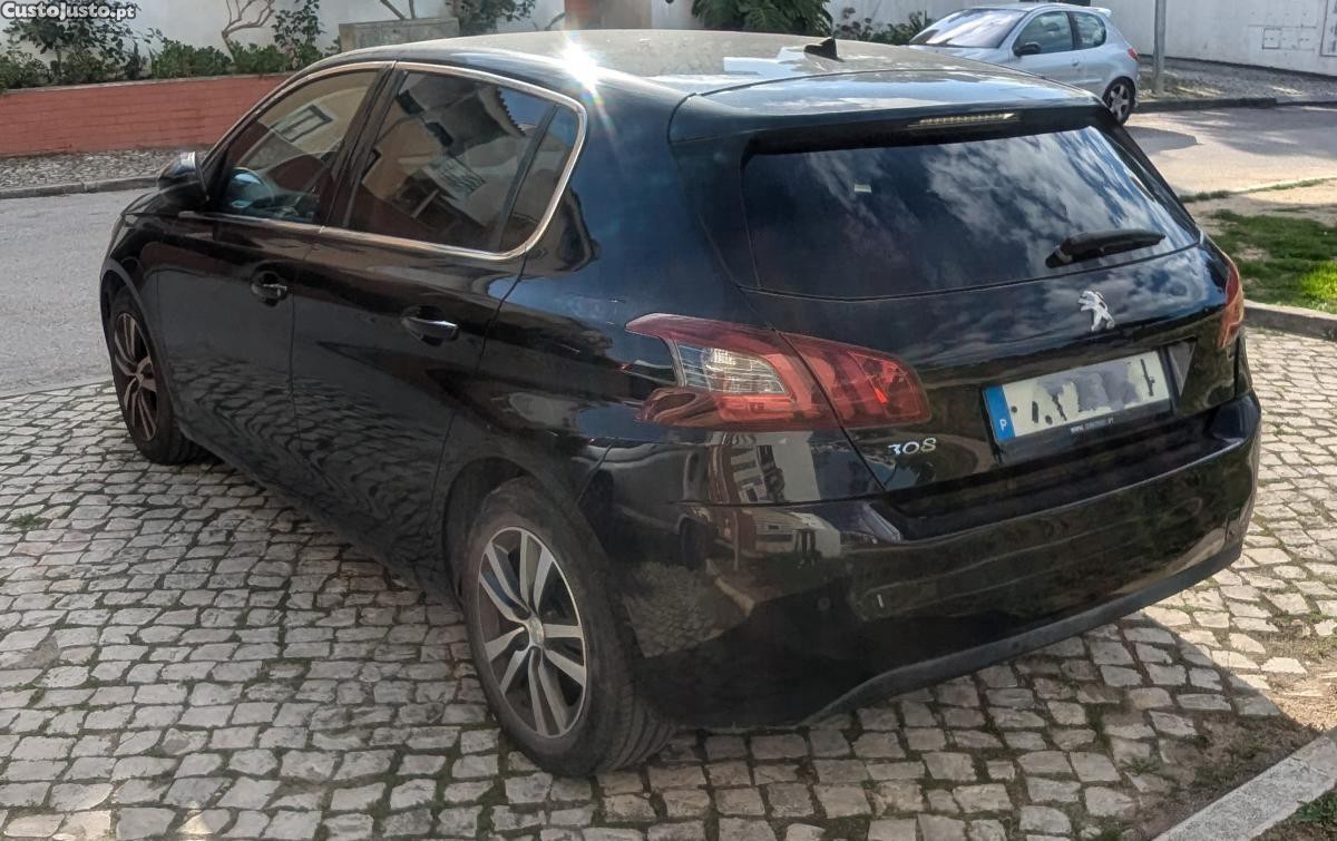 Peugeot 308 1.5 BlueHDi 130cv Allure — fotografia 2