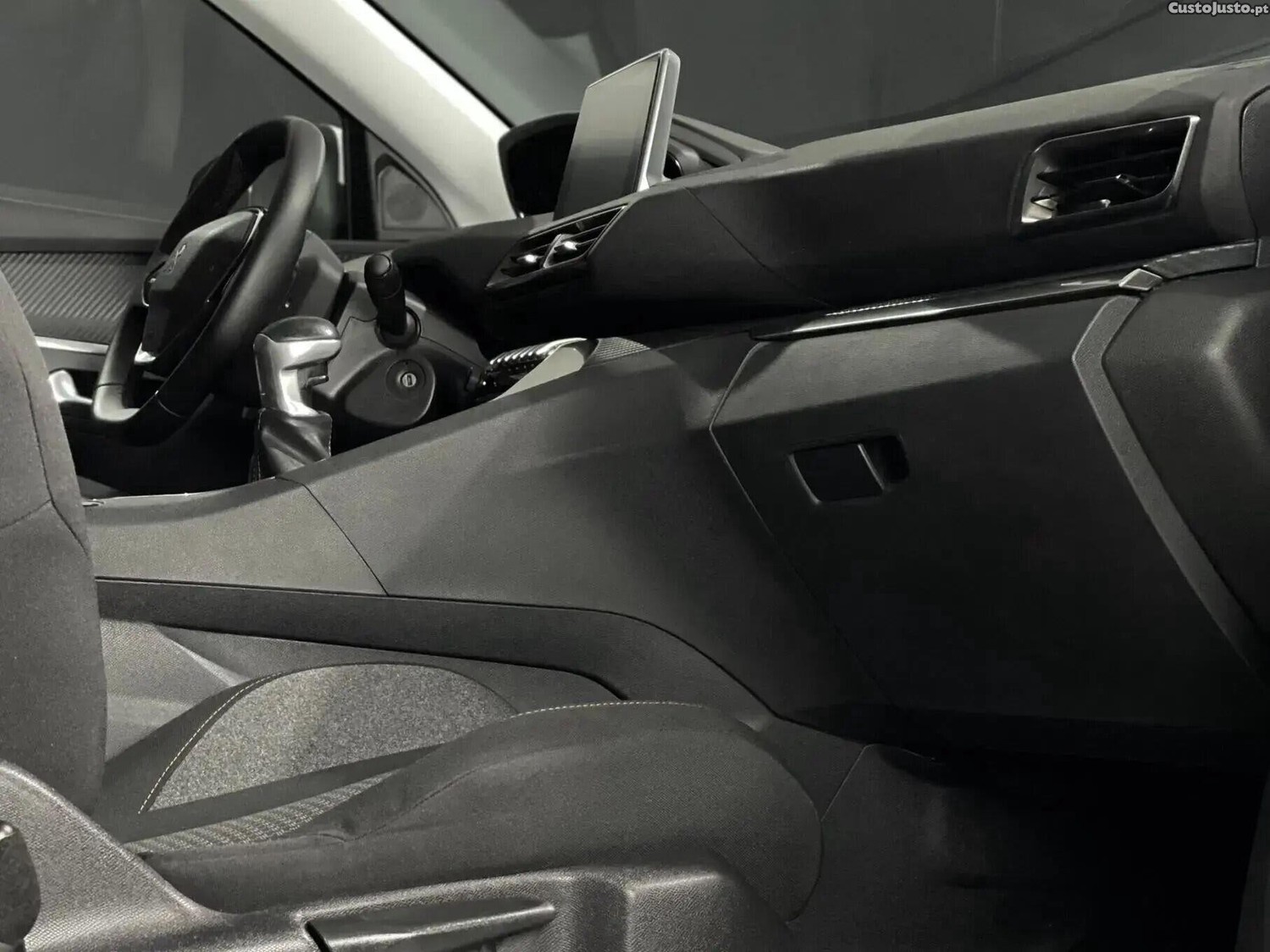 Peugeot 3008 1.5 BlueHDi Active - 18 — photo 2