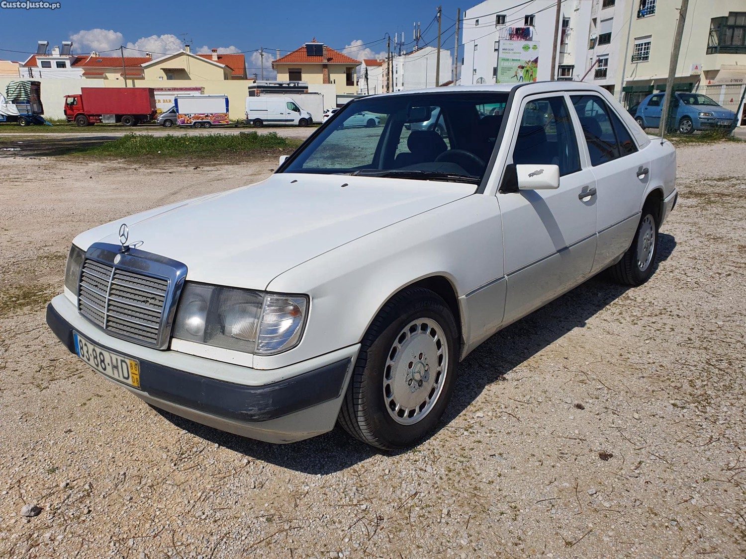 Mercedes-Benz 300 E — fotografia 11
