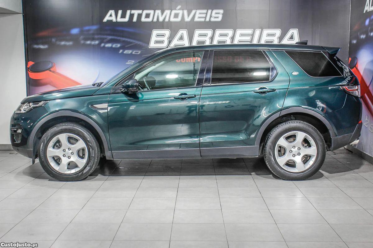 Land Rover Discovery Sport 2.0 eD4 SE — fotografia 15