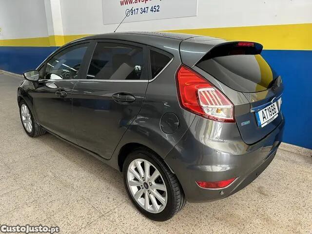 Ford Fiesta 1.0 EcoBoost S&S Titanium — photo 5