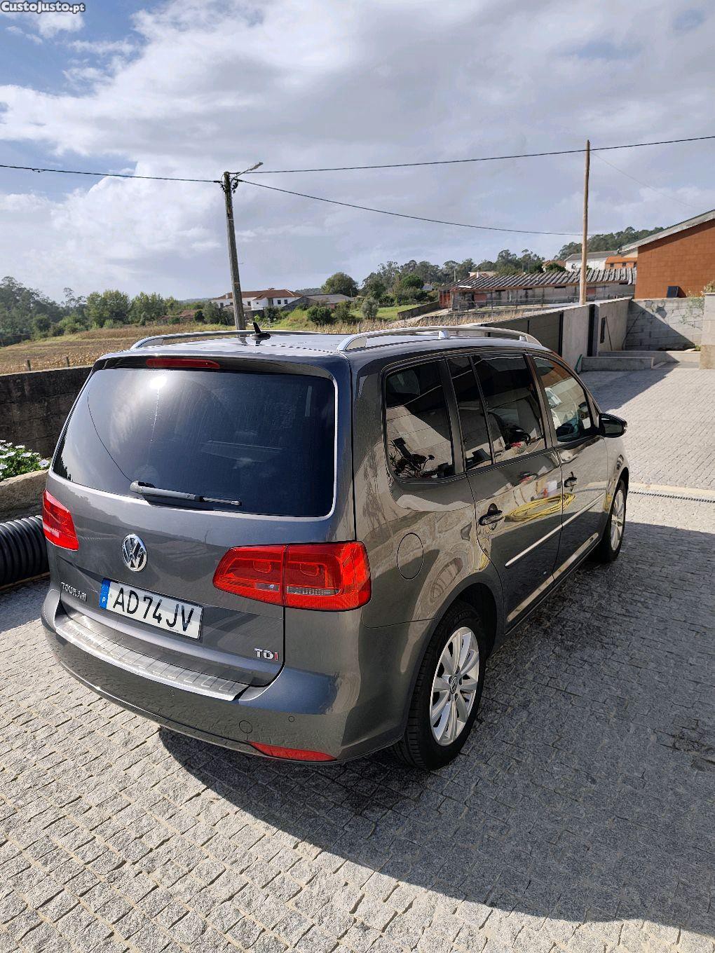 VW Touran 1.6 TDI — photo 2