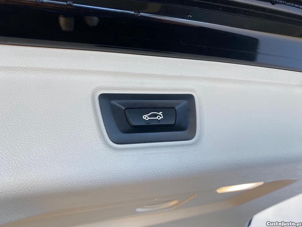 BMW 318 d Touring Auto — fotografia 3