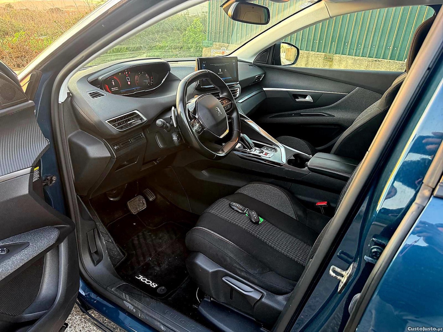Peugeot 3008 1.5 BlueHDi Automática — fotografia 3