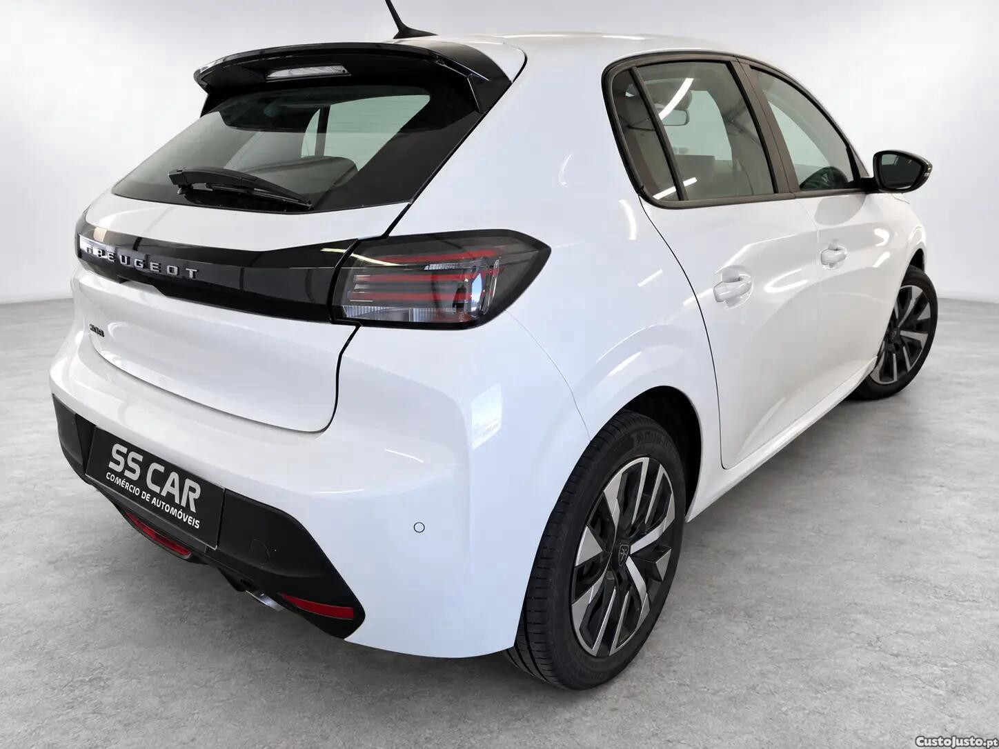 Peugeot 208 1.2 PureTech Active — photo 3