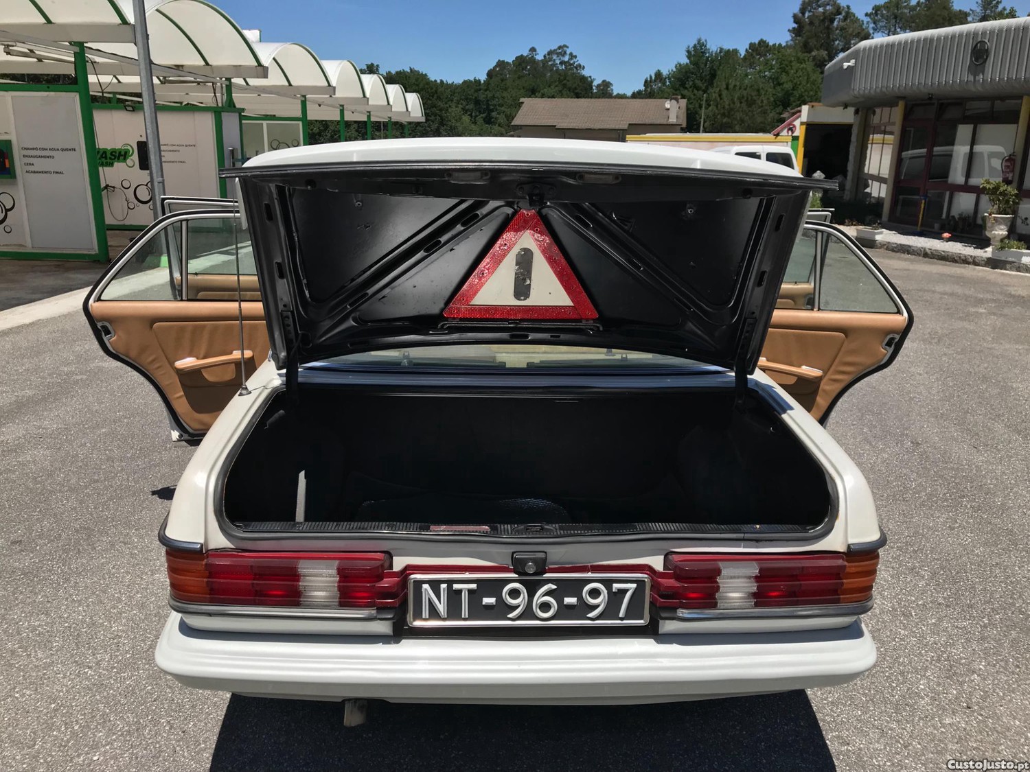 Mercedes-Benz E 250 Sedan - 81 foto 5