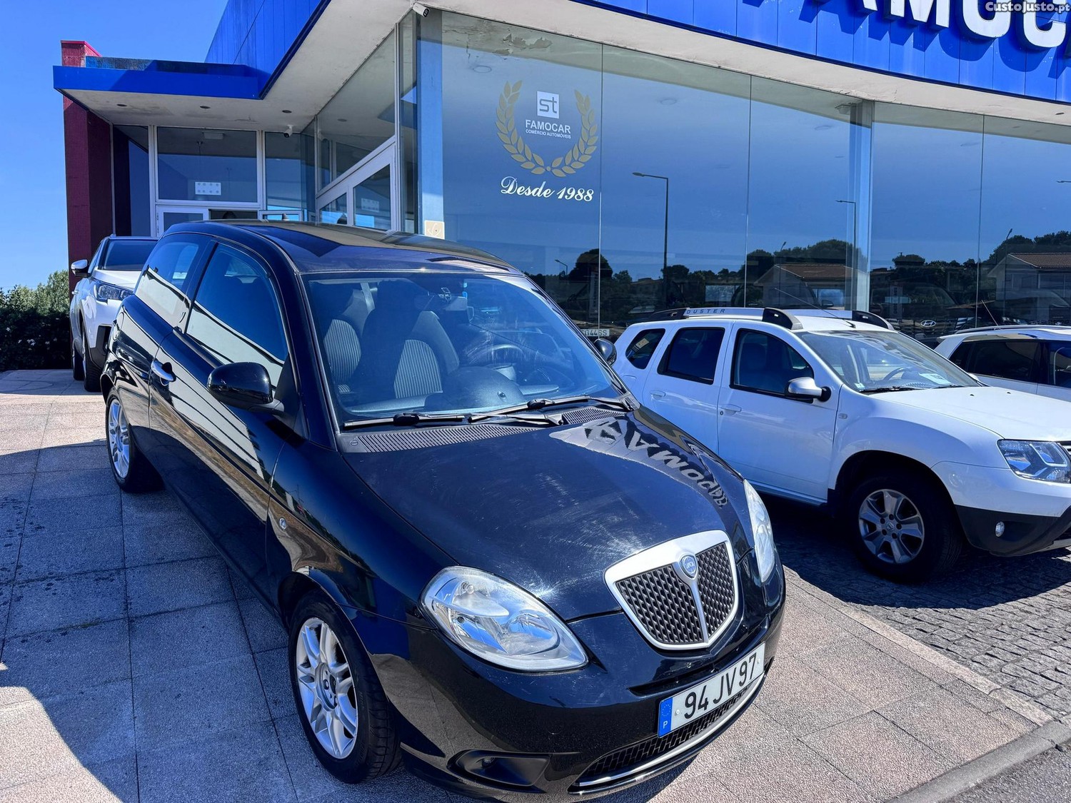 Lancia Ypsilon 1.2 Argento — fotografia 11