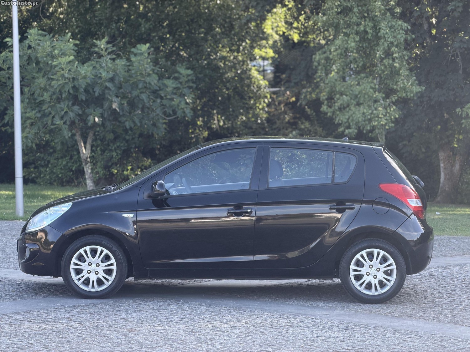 Hyundai i20 1.2 gasolina — fotografia 10