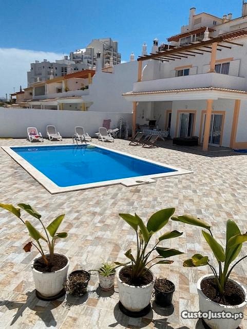 moradia c/piscina privada Armaçao pera/Algarve/ 400metros distancia praia