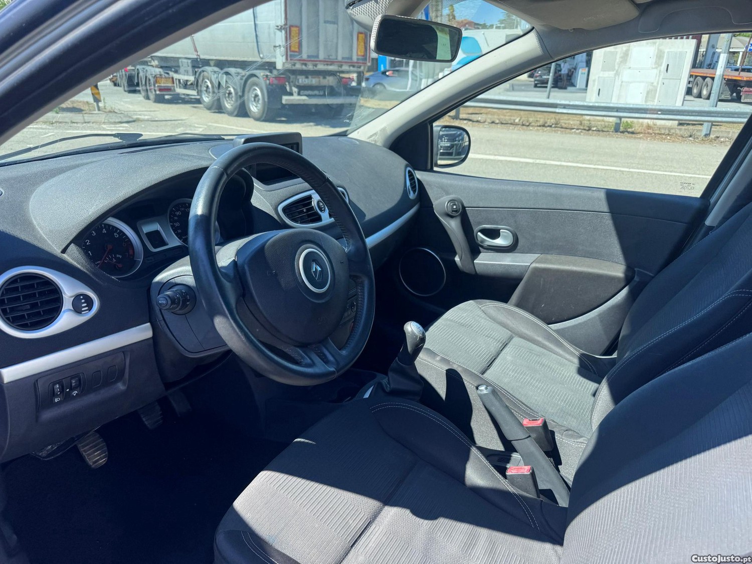 Renault Clio 1.2 TCE Dynamique S — fotografia 6