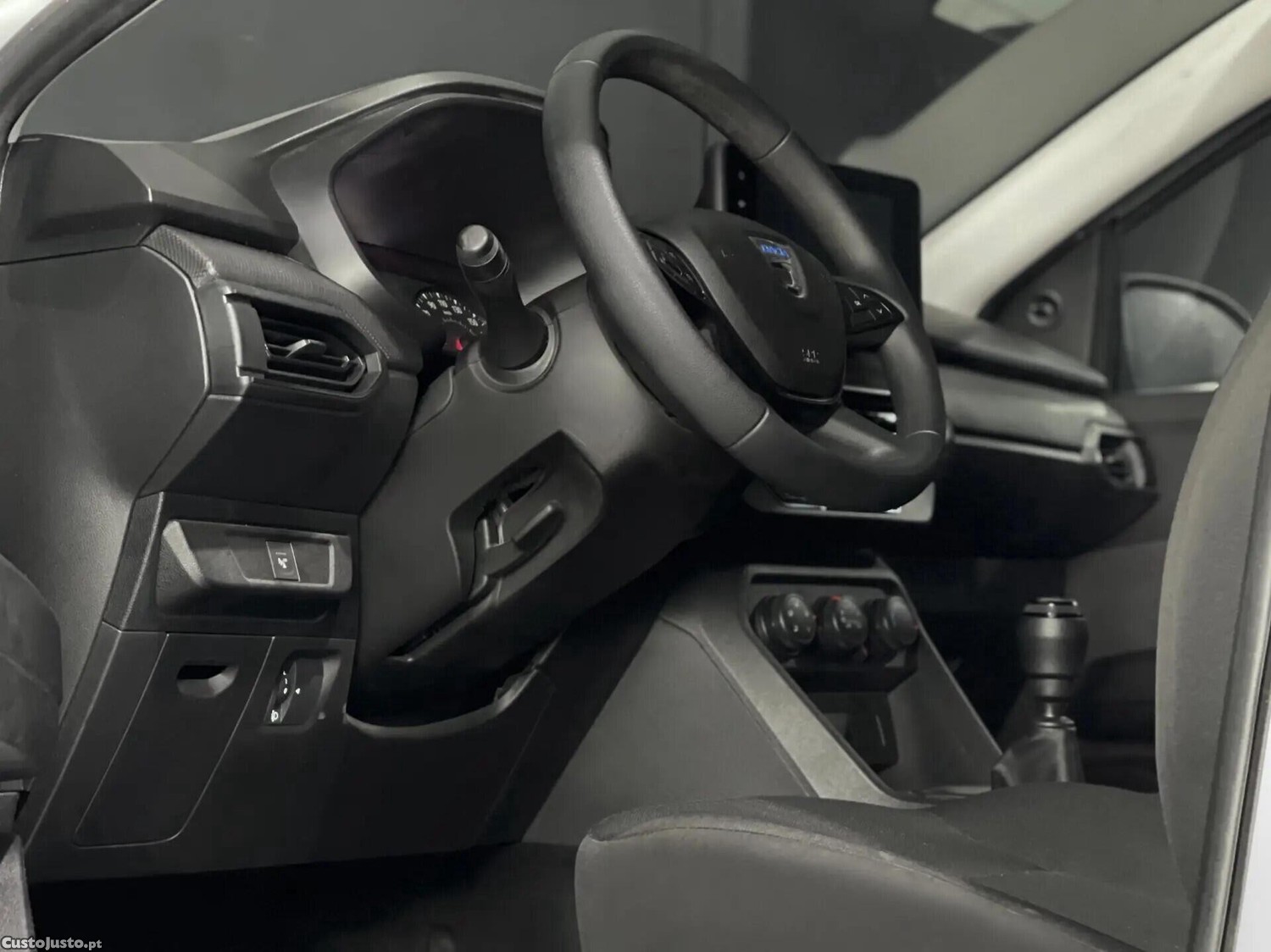 Dacia Sandero 1.0 SCe Essential — photo 2