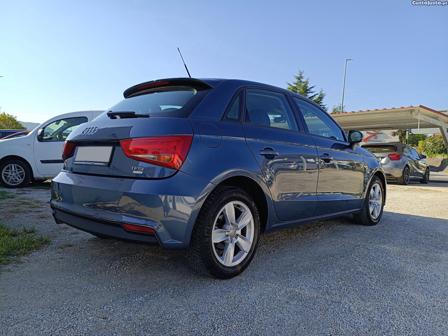 Audi A1 (2) Sportback 1.0 TFSI 82cv Ultra - 17 — photo 4