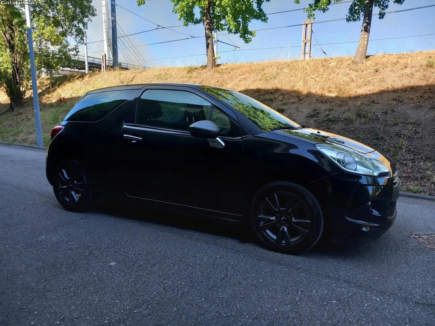 Citroën DS3 1.6 HDi Airdream So Chic — photo 3