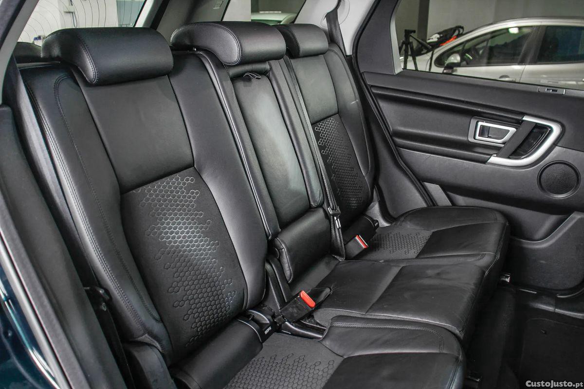 Land Rover Discovery Sport 2.0 eD4 SE — fotografia 9