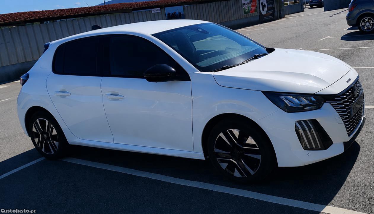Peugeot 208 Allure — fotografia 7