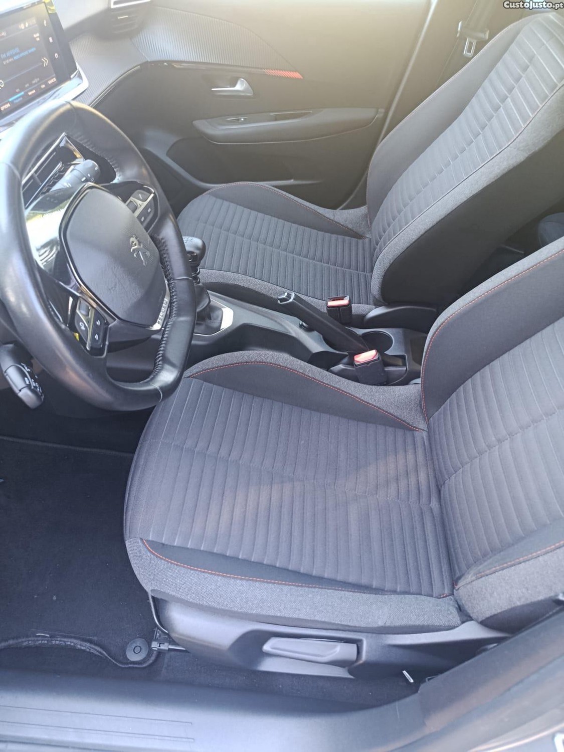 Peugeot 208 1.2 Pure Tech Active — fotografia 9